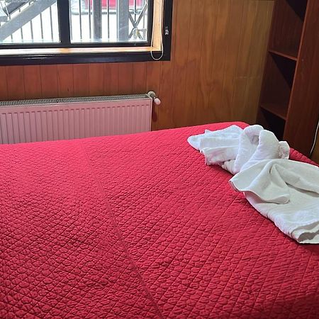 Hostal Victoria Punta Arenas Buitenkant foto