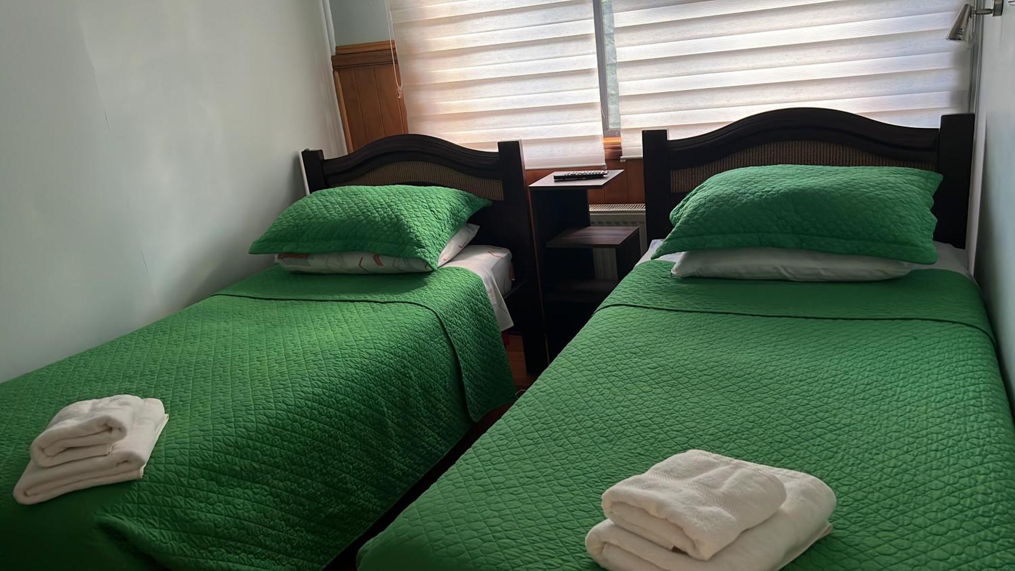 Hostal Victoria Punta Arenas Buitenkant foto