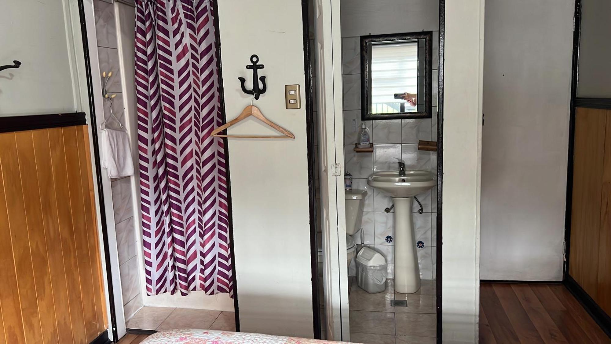 Hostal Victoria Punta Arenas Buitenkant foto